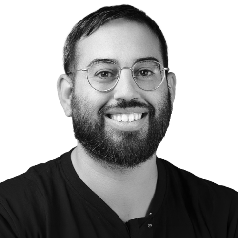 Moshe Siman Tov Bustan